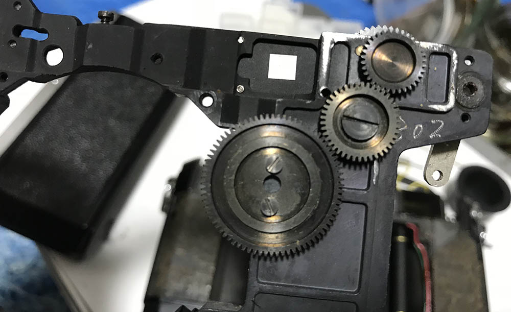 Nikon S2 整備品 Nikon S2の前カバー分解｜フィルムカメラ修理のアクアカメラ