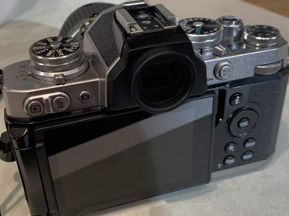 Ｚ　ＦＣ Nikon Z fc Mirrorless Camera | Retro Style Design